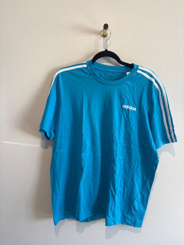 Blár adidas bolur