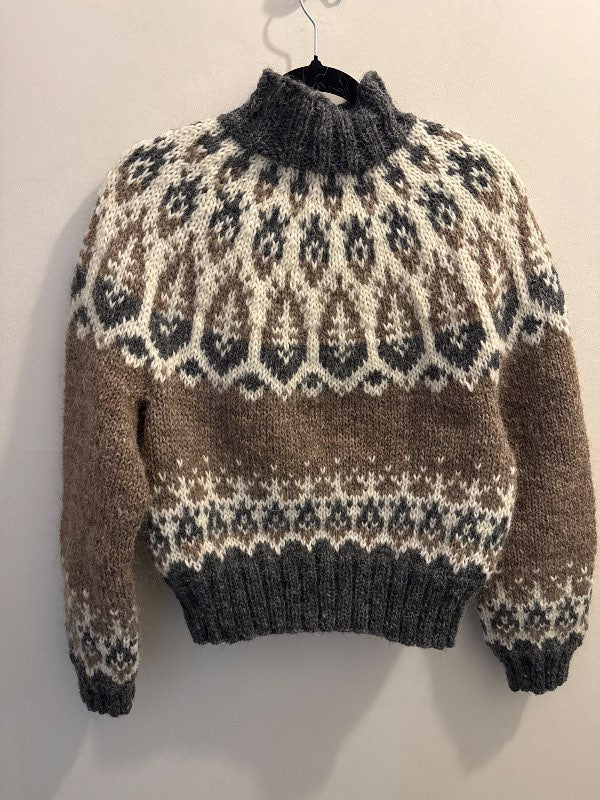 New lopapeysa brún og grá