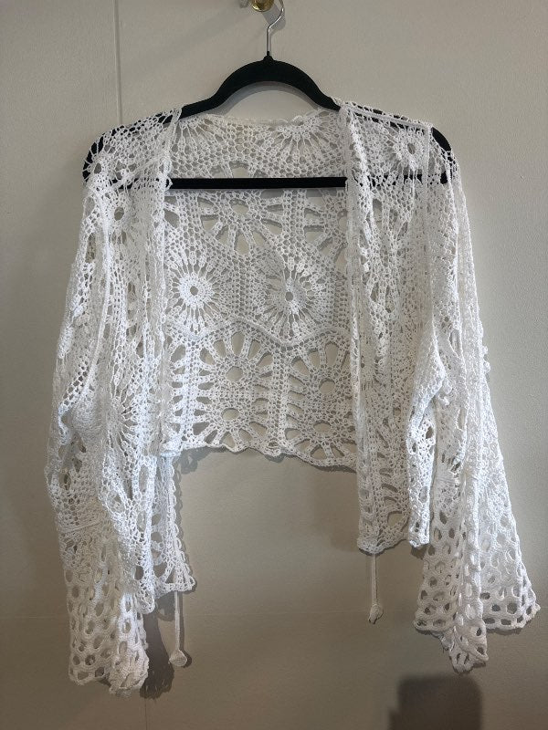 Hvit crochet golla