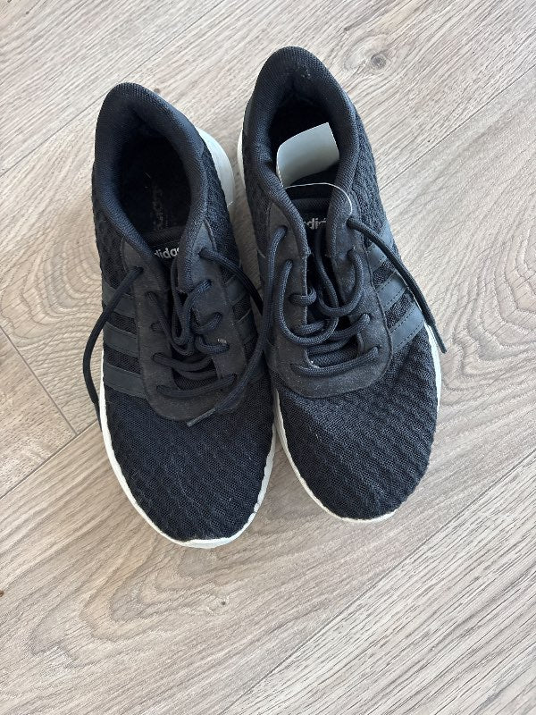 Adidas strigaskór