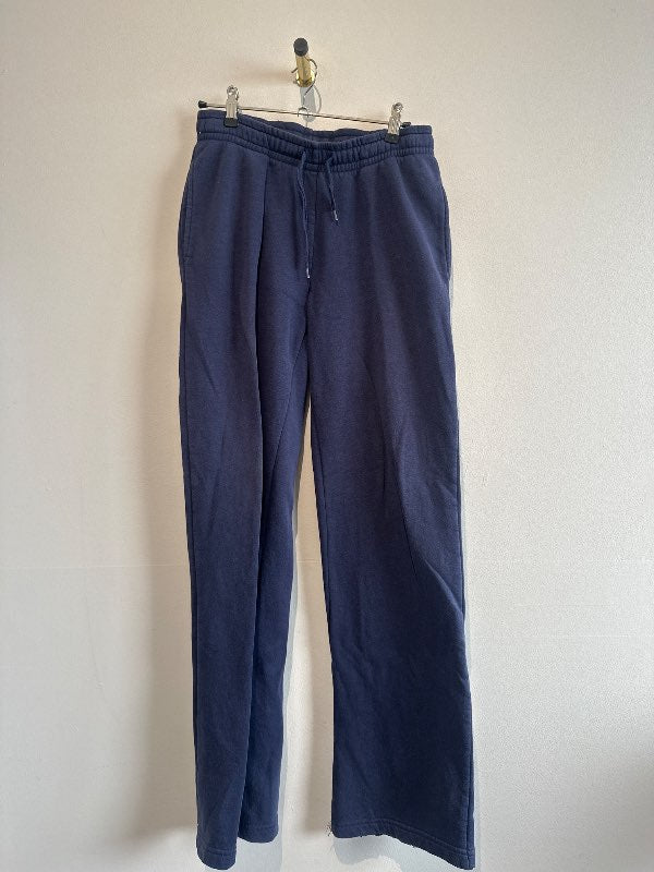 dökkbláar gina tricot buxur