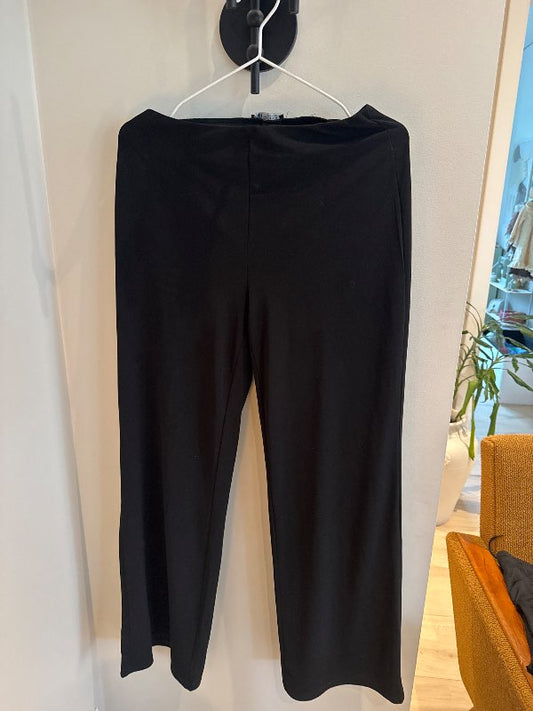 Zara buxur