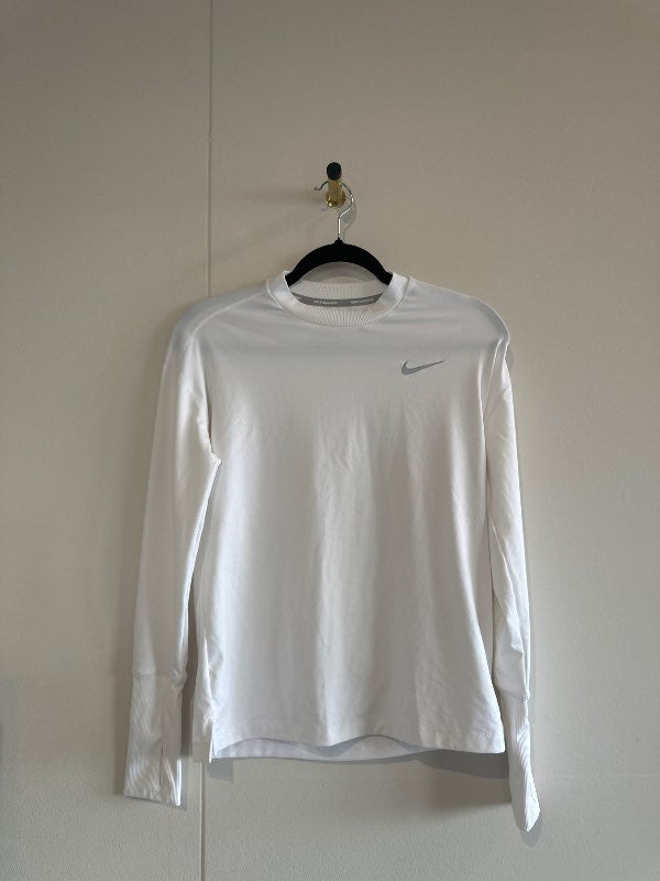 Nike æfingapeysa