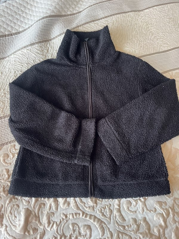 HM svört teddy peysa