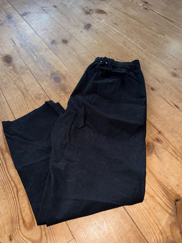 Uniqlo black pants